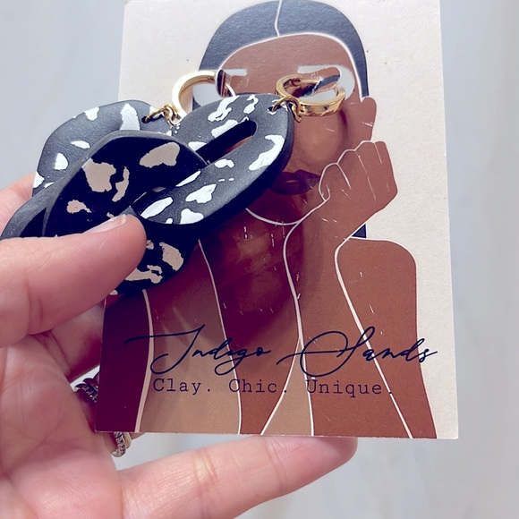 NWT Indigo Sands | black, white leopard print polymer clay oversize link… - Picture 3 of 6